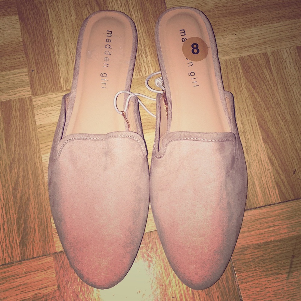 Madden Girl suede shoe